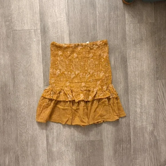 Spell & The Gypsy Lioness Ruched Skirt Ruffle Smocked Caramel Tan S - Picture 2 of 3